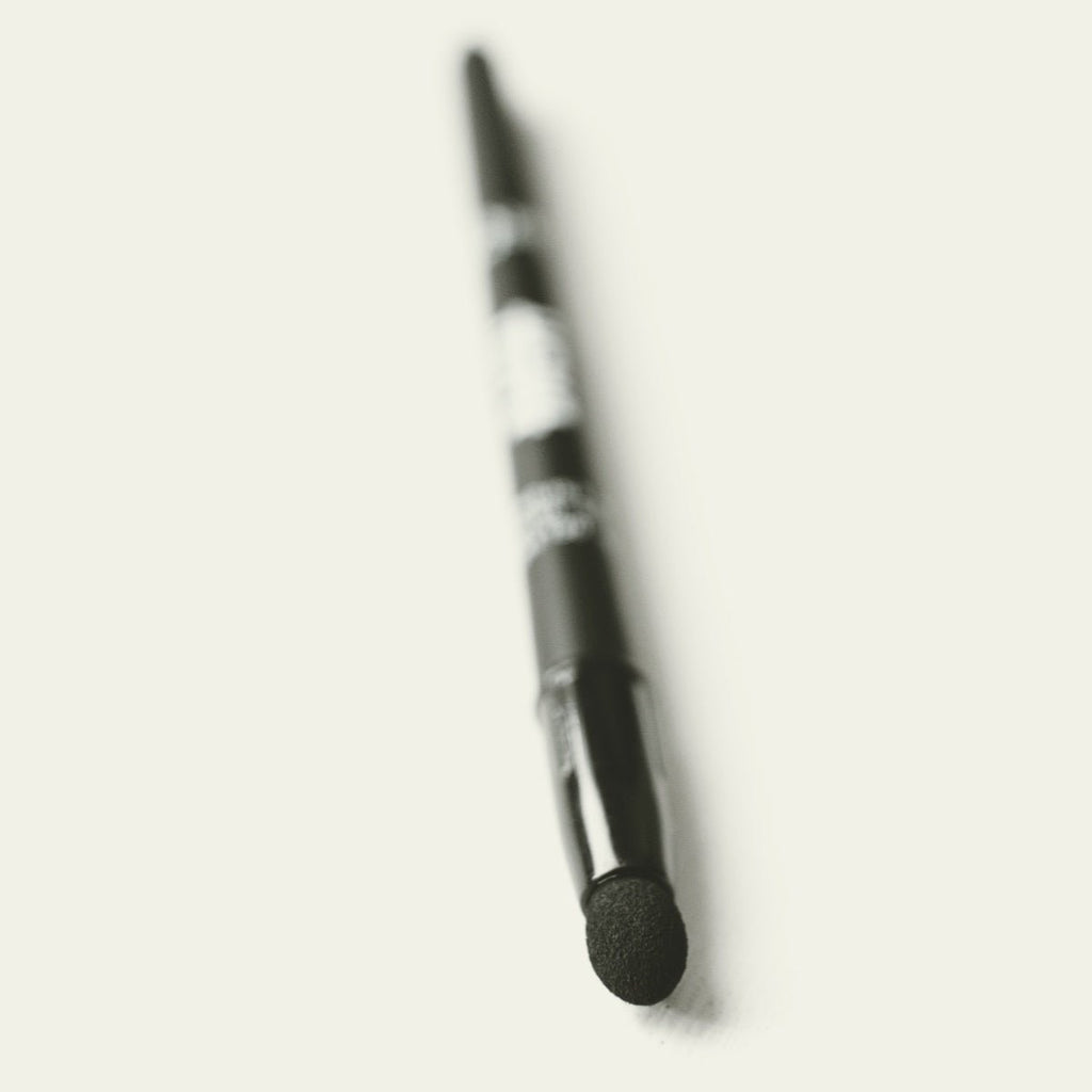 Lápis Delineador de Olhos com Esfumador Preto - BashBeauty