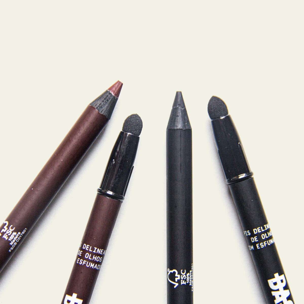 Lápis Delineador de Olhos com Esfumador Preto - BashBeauty